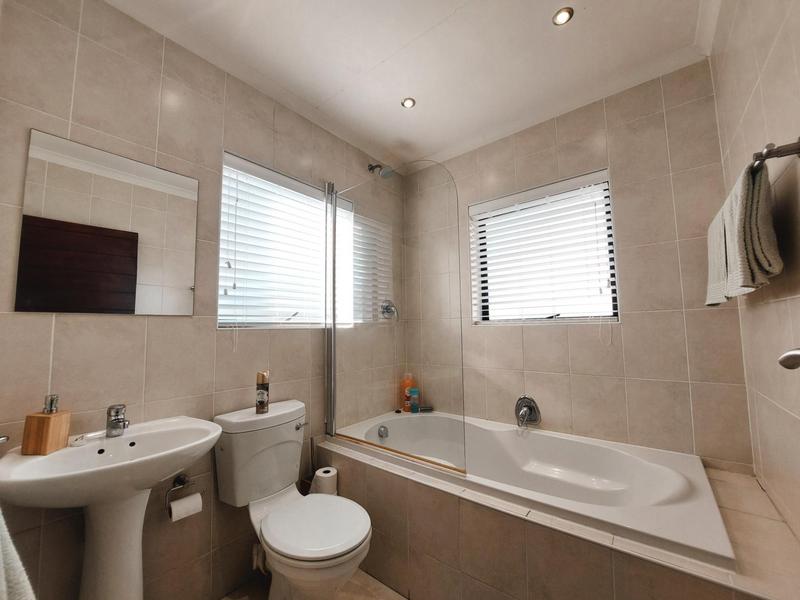 3 Bedroom Property for Sale in Bloemhof Western Cape